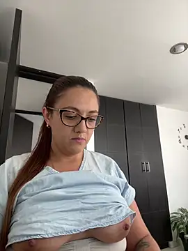 Snapshot of Shianrose chatting on 02-27-25, 07:26 Shianrose online show from 02-27-25, 07:26