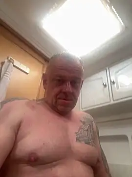 JakubW79 online show from 04-15-26, 03:08