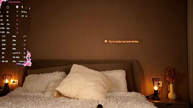 Snapshot of FrancescaNappi chatting on 02-23-25, 06:56 FrancescaNappi online show from 02-23-25, 06:56