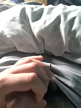 Snapshot of paudeliciosoo chatting on 11-03-25, 03:35 paudeliciosoo online show from 11-03-25, 03:35