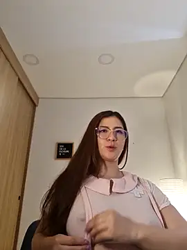 Snapshot of Rachel_t_ chatting on 10-18-25, 04:52 Rachel t  online show from 10-18-25, 04:52