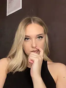 Alisa Rise online show from 11-23-25, 02:50