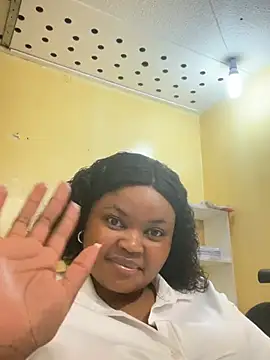 Curveysinaa online show from 02-17-25, 12:27