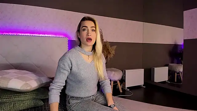 Snapshot of KateOwyns chatting on 02-13-25, 01:48 KateOwyns online show from 02-13-25, 01:48