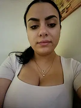 Snapshot of ElyzaIbarra chatting on 02-16-25, 05:48 ElyzaIbarra online show from 02-16-25, 05:48