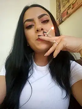 Snapshot of ElyzaIbarra chatting on 02-18-25, 05:20 ElyzaIbarra online show from 02-18-25, 05:20