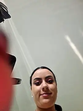 Snapshot of ElyzaIbarra chatting on 02-23-25, 08:28 ElyzaIbarra online show from 02-23-25, 08:28