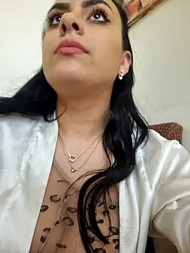 Snapshot of ElyzaIbarra chatting on 02-23-25, 02:35 ElyzaIbarra online show from 02-23-25, 02:35