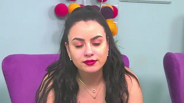 Snapshot of ElyzaIbarra chatting on 02-25-25, 02:54 ElyzaIbarra online show from 02-25-25, 02:54