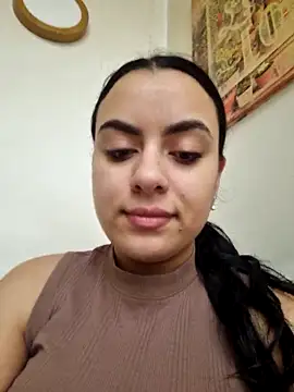 Snapshot of ElyzaIbarra chatting on 03-02-25, 09:42 ElyzaIbarra online show from 03-02-25, 09:42