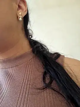 Snapshot of ElyzaIbarra chatting on 03-02-25, 12:43 ElyzaIbarra online show from 03-02-25, 12:43