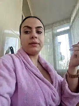 Snapshot of ElyzaIbarra chatting on 03-07-25, 06:13 ElyzaIbarra online show from 03-07-25, 06:13