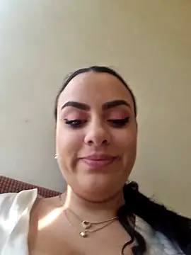 Snapshot of ElyzaIbarra chatting on 03-08-25, 06:54 ElyzaIbarra online show from 03-08-25, 06:54