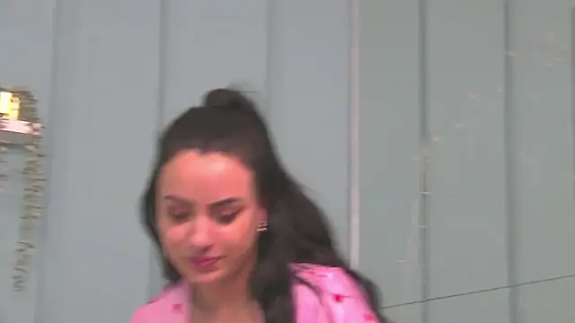 Snapshot of ElyzaIbarra chatting on 03-08-25, 07:09 ElyzaIbarra online show from 03-08-25, 07:09