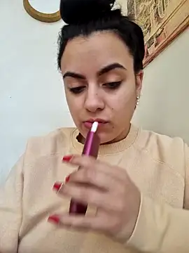 Snapshot of ElyzaIbarra chatting on 03-21-25, 06:38 ElyzaIbarra online show from 03-21-25, 06:38