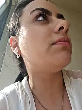 Snapshot of ElyzaIbarra chatting on 03-22-25, 11:42 ElyzaIbarra online show from 03-22-25, 11:42