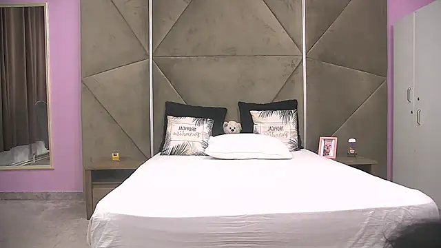 Snapshot of ElyzaIbarra chatting on 09-23-25, 05:43 ElyzaIbarra online show from 09-23-25, 05:43