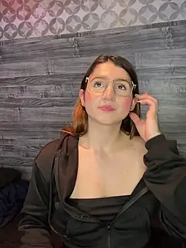 Snapshot of kamel-ayesha chatting on 12-18-24, 11:56 kamel-ayesha online show from 12-18-24, 11:56