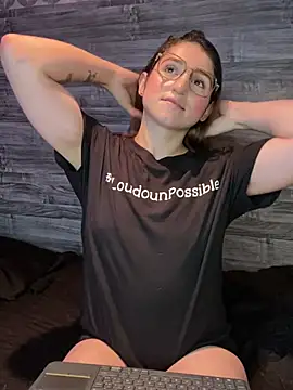 Snapshot of kamel-ayesha chatting on 12-19-24, 12:23 kamel-ayesha online show from 12-19-24, 12:23