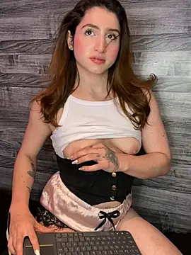 Snapshot of kamel-ayesha chatting on 01-20-25, 03:28 kamel-ayesha online show from 01-20-25, 03:28