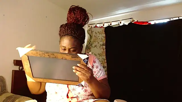 Snapshot of sarhita_cocoa chatting on 09-11-25, 04:07 sarhita cocoa online show from 09-11-25, 04:07