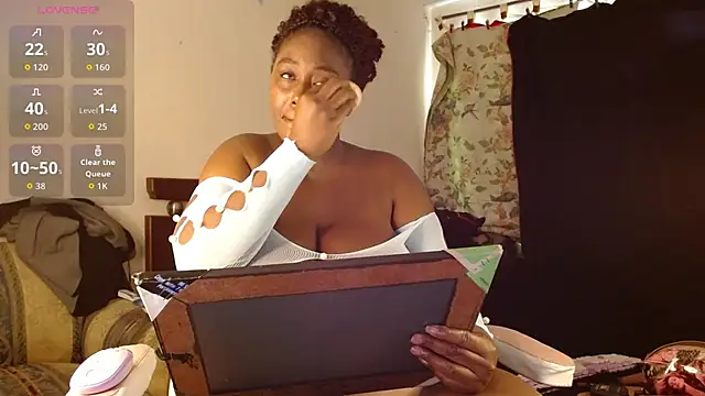 Snapshot of sarhita_cocoa chatting on 09-12-25, 07:47 sarhita cocoa online show from 09-12-25, 07:47