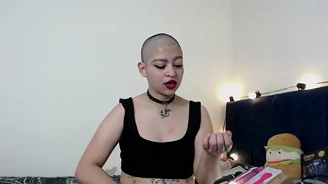 Bitsy Messy online show from 12-20-24, 04:42