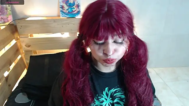 Snapshot of Bitsy_Messy chatting on 11-29-25, 02:14 Bitsy Messy online show from 11-29-25, 02:14