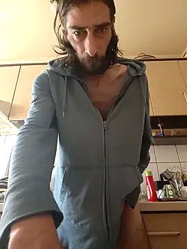 Snapshot of vulpe8400 chatting on 09-15-25, 10:04 vulpe8400 online show from 09-15-25, 10:04