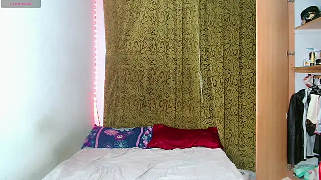 femboykeene online show from 10-18-25, 10:32