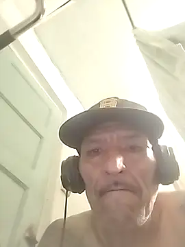 Vergonzoso6 online show from 04-28-26, 06:02