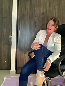 Liloo8923 online show from 04-25-26, 02:03