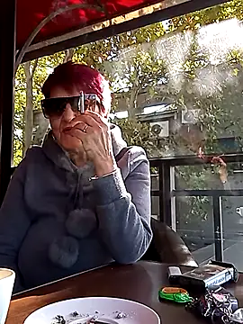 Ely Elenita online show from 10-17-25, 08:39