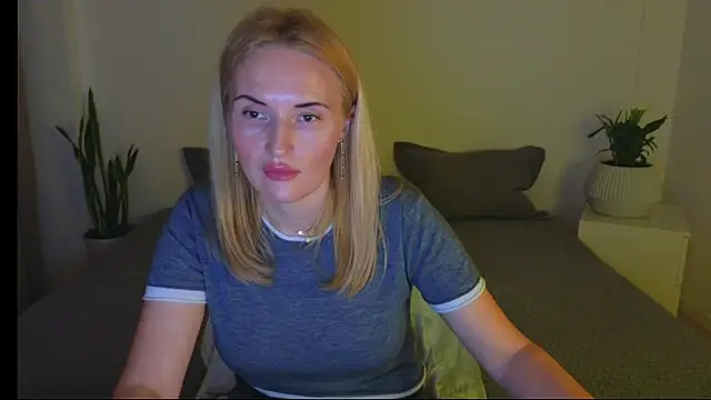 Snapshot of AlisssaRose chatting on 03-15-25, 07:59 AlisssaRose online show from 03-15-25, 07:59