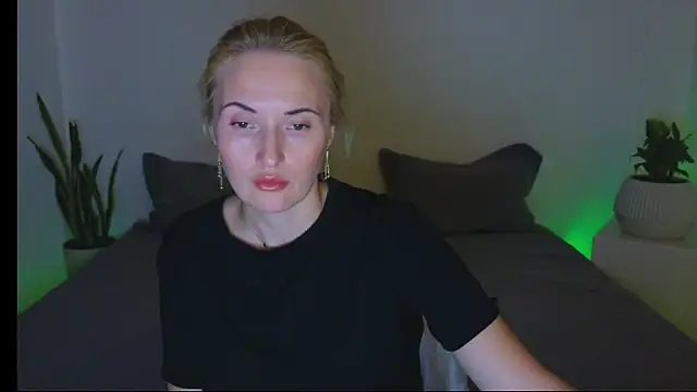 Snapshot of AlisssaRose chatting on 03-20-25, 08:19 AlisssaRose online show from 03-20-25, 08:19