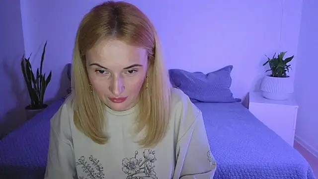 Snapshot of AlisssaRose chatting on 03-21-25, 06:51 AlisssaRose online show from 03-21-25, 06:51