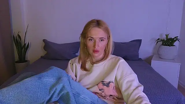 Snapshot of AlisssaRose chatting on 03-22-25, 10:26 AlisssaRose online show from 03-22-25, 10:26