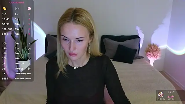 Snapshot of AlisssaRose chatting on 10-18-25, 08:42 AlisssaRose online show from 10-18-25, 08:42