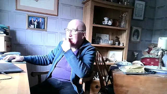 Adamdaddybear online show from 01-25-25, 01:52