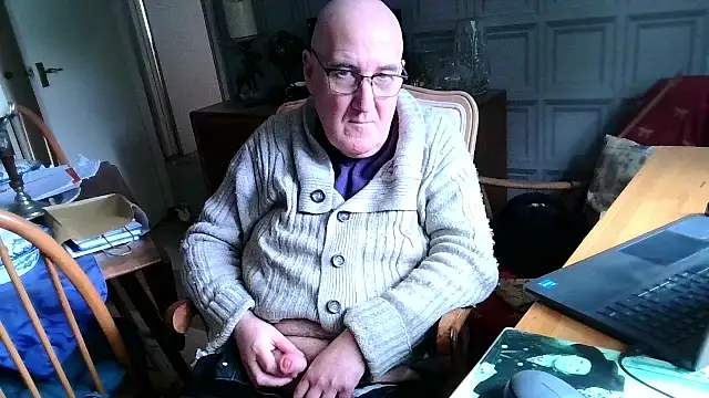 Adamdaddybear online show from 02-17-25, 01:21