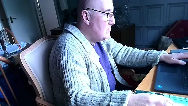 Adamdaddybear online show from 02-18-25, 01:55