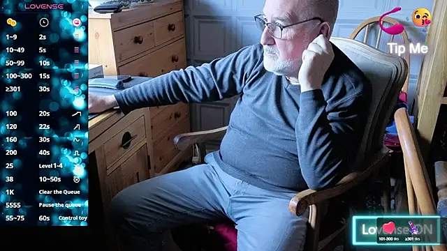 Adamdaddybear online show from 09-28-25, 12:10