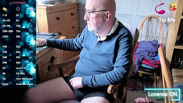 Adamdaddybear online show from 10-05-25, 01:20