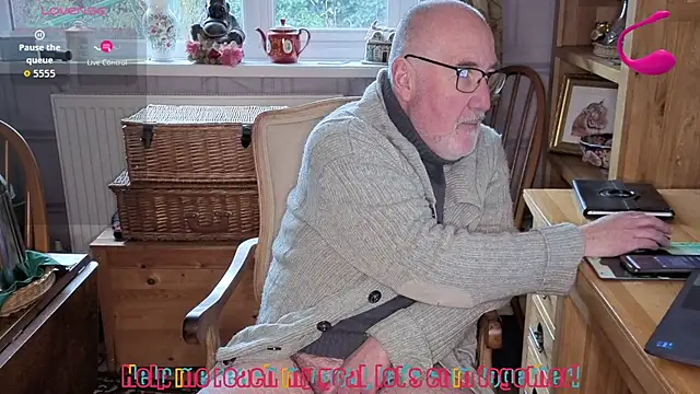 Adamdaddybear online show from 02-05-26, 02:54