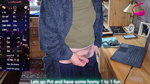 Snapshot of Adamdaddybear chatting on 06-08-26, 07:20 Adamdaddybear online show from 06-08-26, 07:20