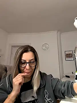 SukyGirl online show from 12-28-24, 12:24