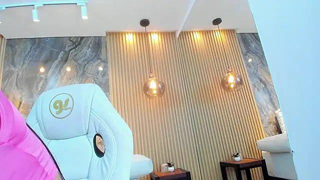 Snapshot of ella_harper chatting on 02-08-25, 09:13 ella harper online show from 02-08-25, 09:13