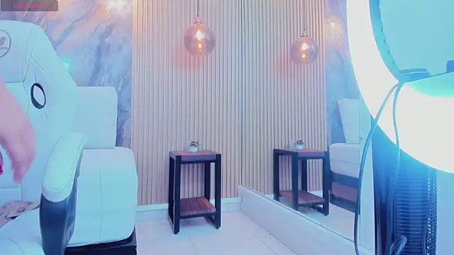 Snapshot of ella_harper chatting on 09-30-25, 02:38 ella harper online show from 09-30-25, 02:38