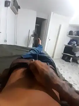 Snapshot of elcobin chatting on 03-18-25, 06:03 elcobin online show from 03-18-25, 06:03