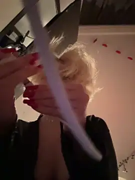 XMelissaX online show from 04-10-26, 10:03